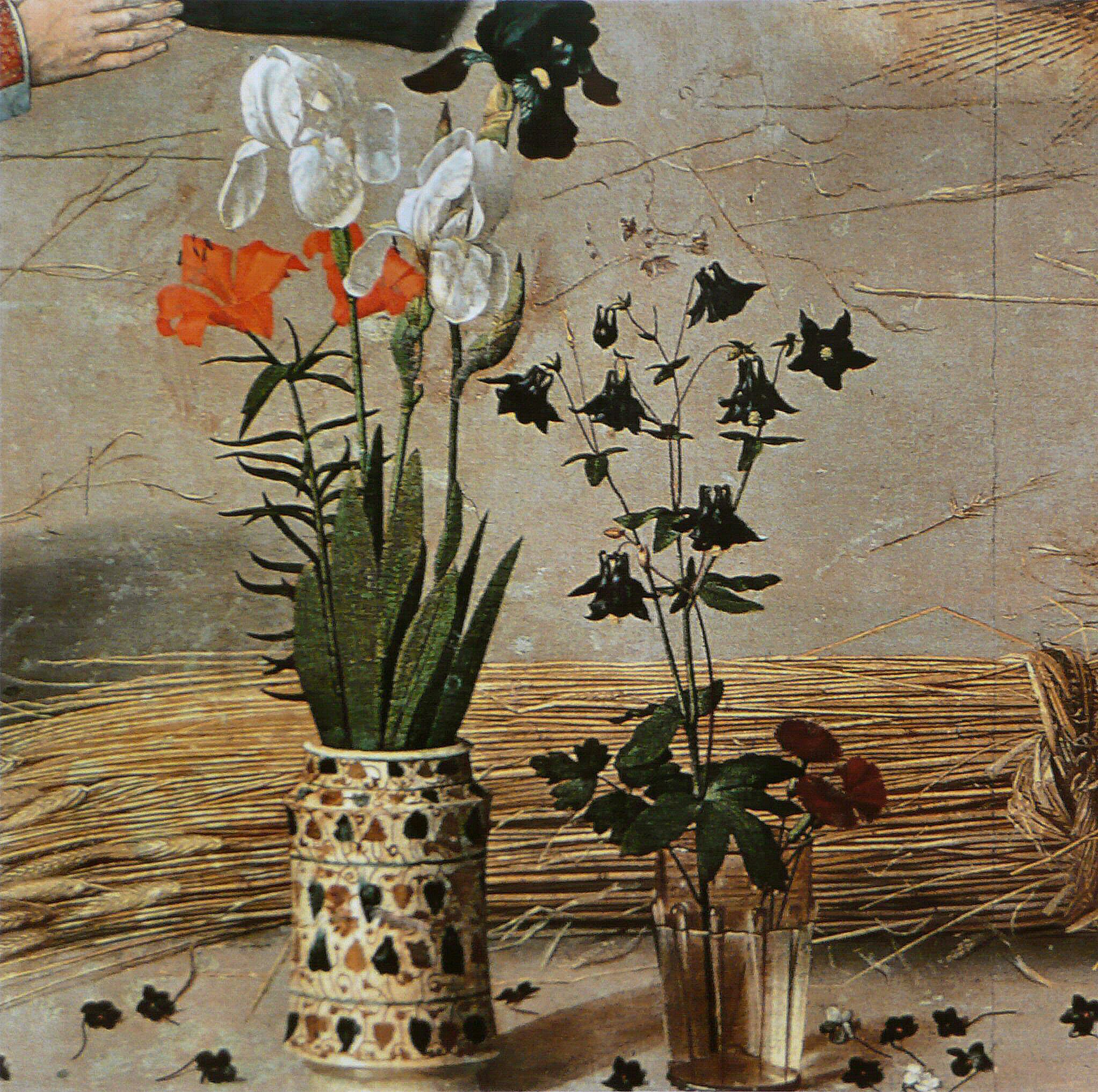 Détail du premier plan du Triptyque Portinari : vase d’albarello, verre et fleurs symboliques de la Passion